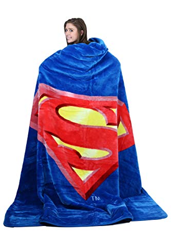 JP Import Corp Superman Shield Queen Blanket Standard